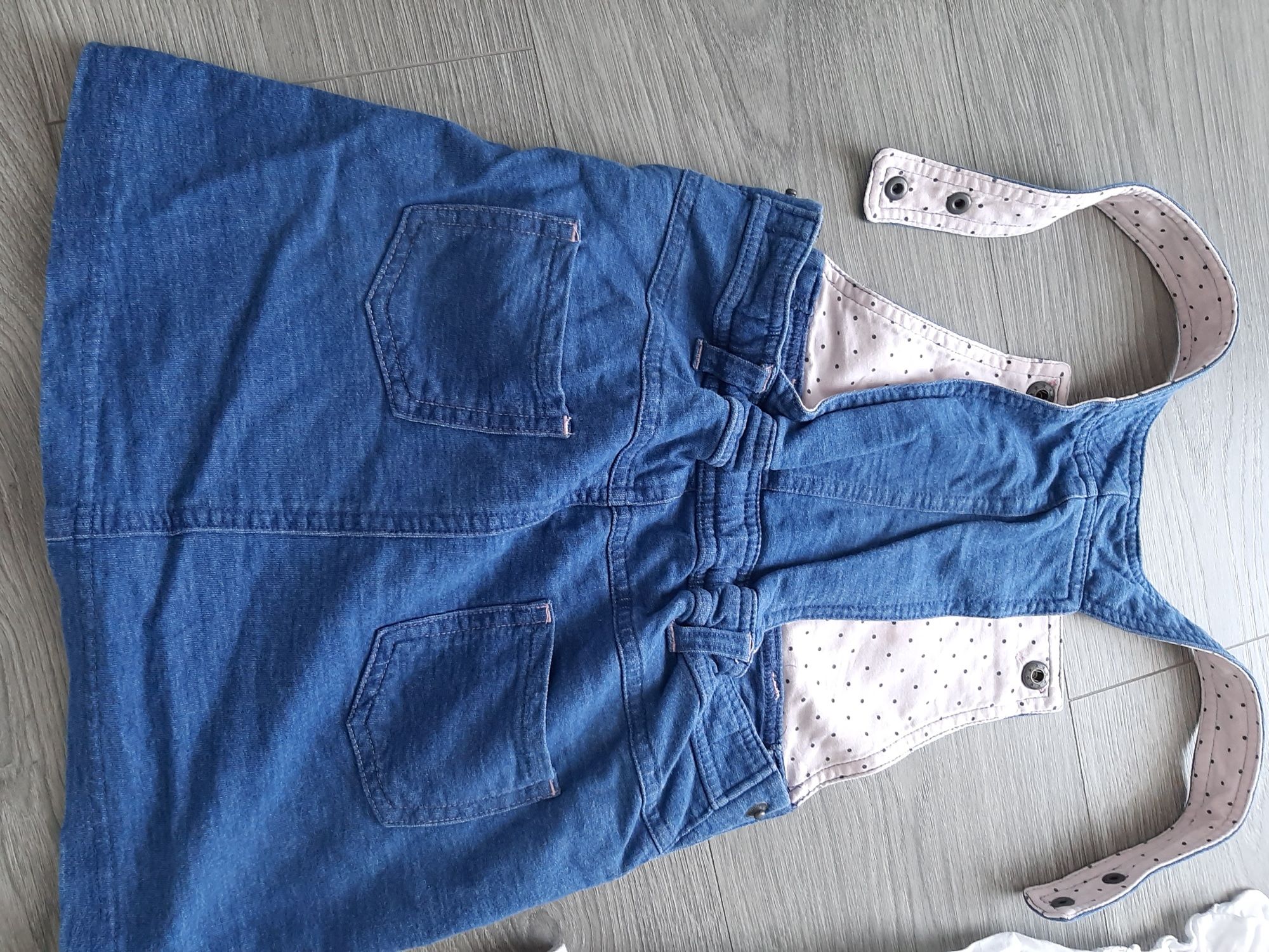 Sprzedam zestaw że Smyka  sukienka jeans+Bluza roz 122, dwa razy ubran