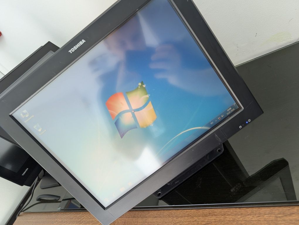 Toshiba ST-A20-T5GK-QM-R є POS (сенсорний моноблок)