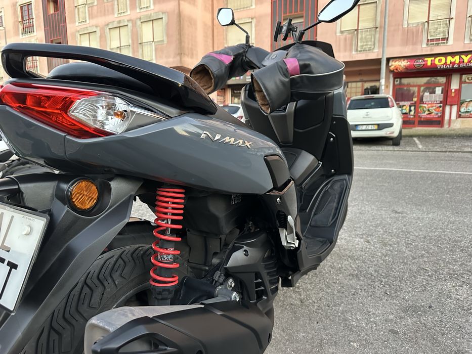 Nmax125 Yamaha………………