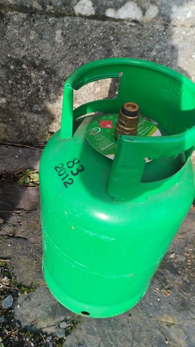 Vendo aquecedor a gás com garrafa incluída vazia pouco uso bom estado