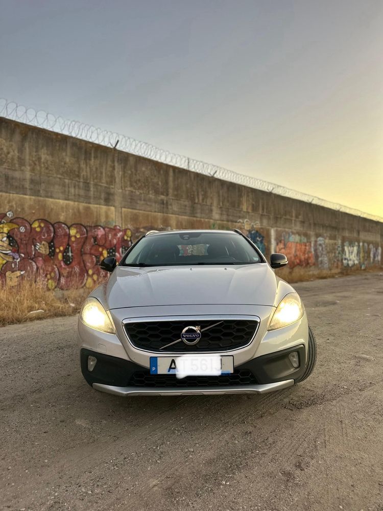 Volvo v40 cross country