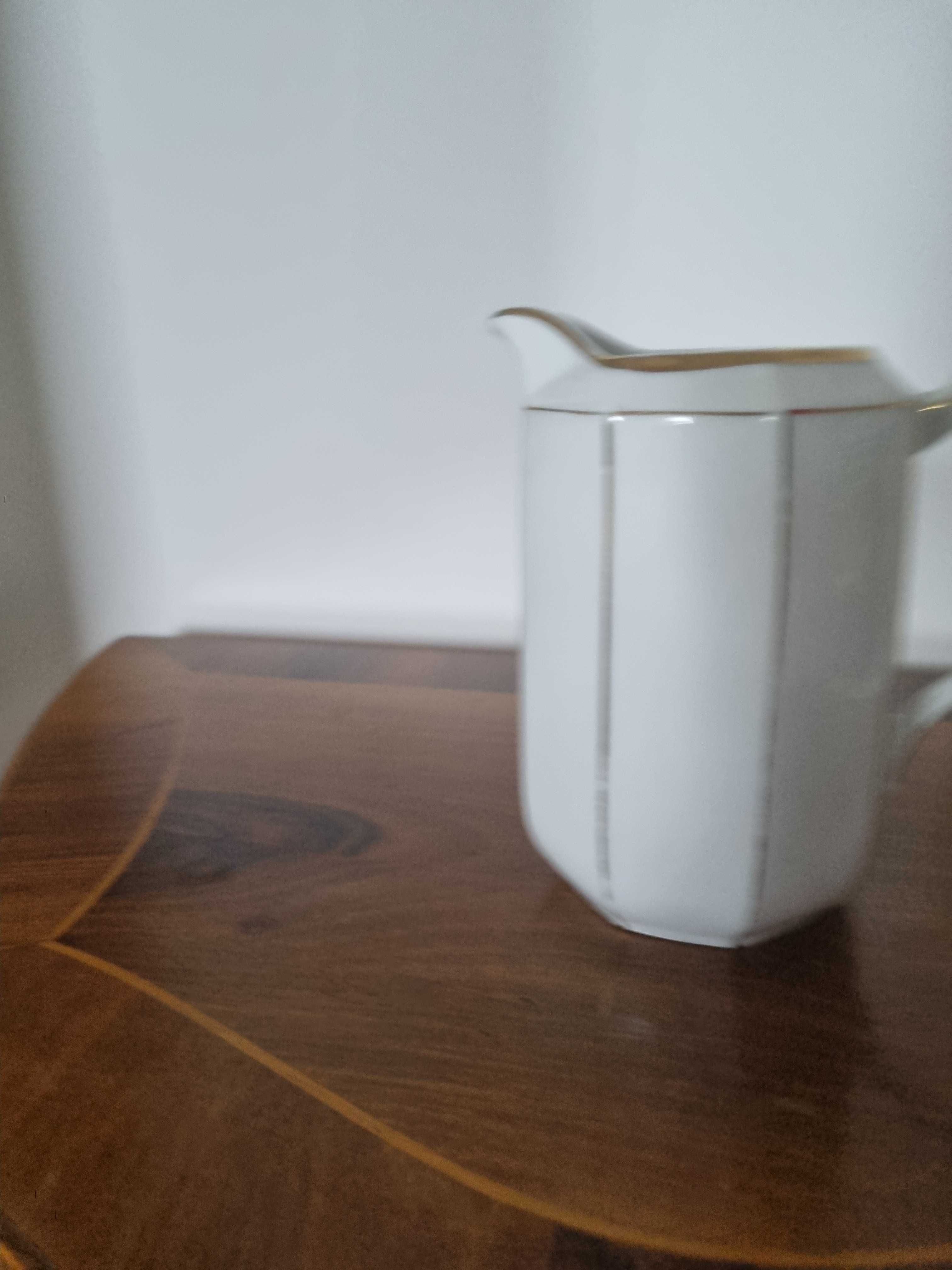 Stary Ciekawy Porcelanowy Mlecznik
