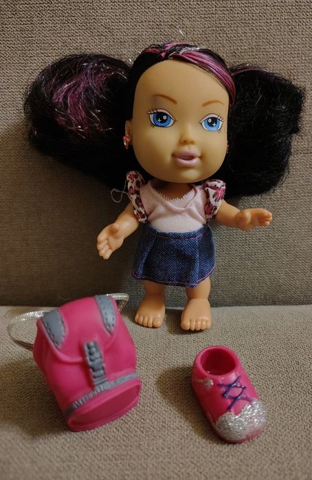 Lalka Simba 5401-13 cm czarne włosy z pasemkami plecak