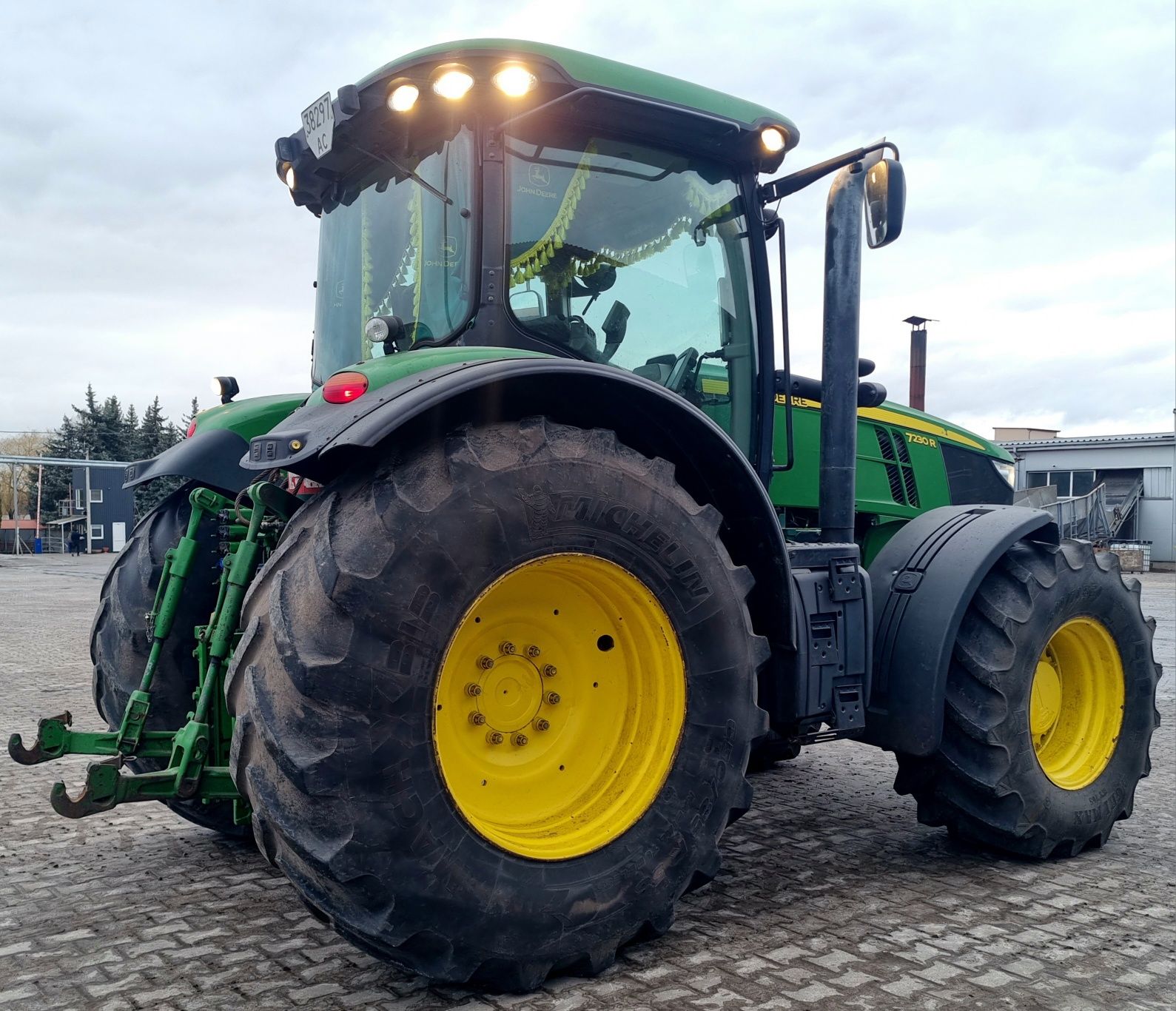 John deere7230r 2011