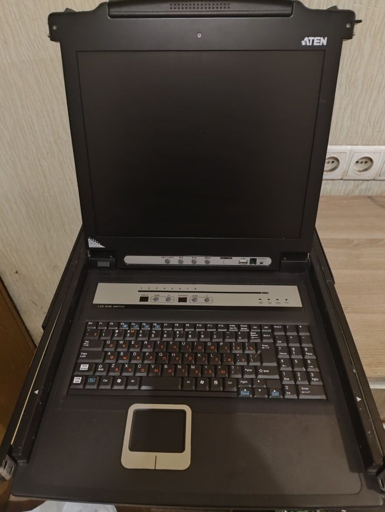 KVM-перемикач ATEN CL5708M