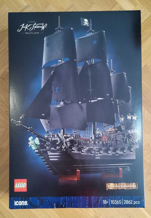 Набор LEGO ICONS 10365 Captain Jack Sparrow's Pirate Ship. Конструктор