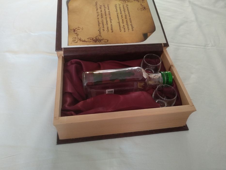 Подарунковий набір у вигляді книги