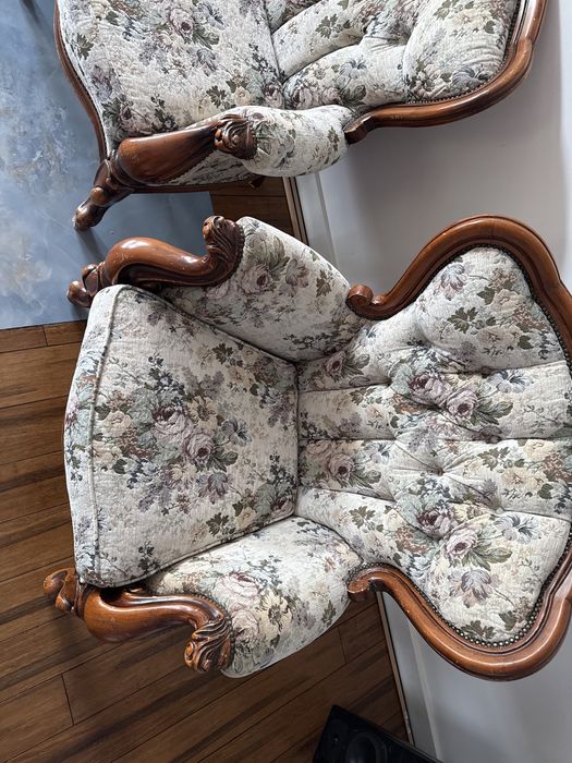 Sofa i dwa fotele stan bardzo dobry.