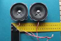 Dwa małe głośniki SONY 77 x77mm, typ: 1147A.. 3W 4Ω