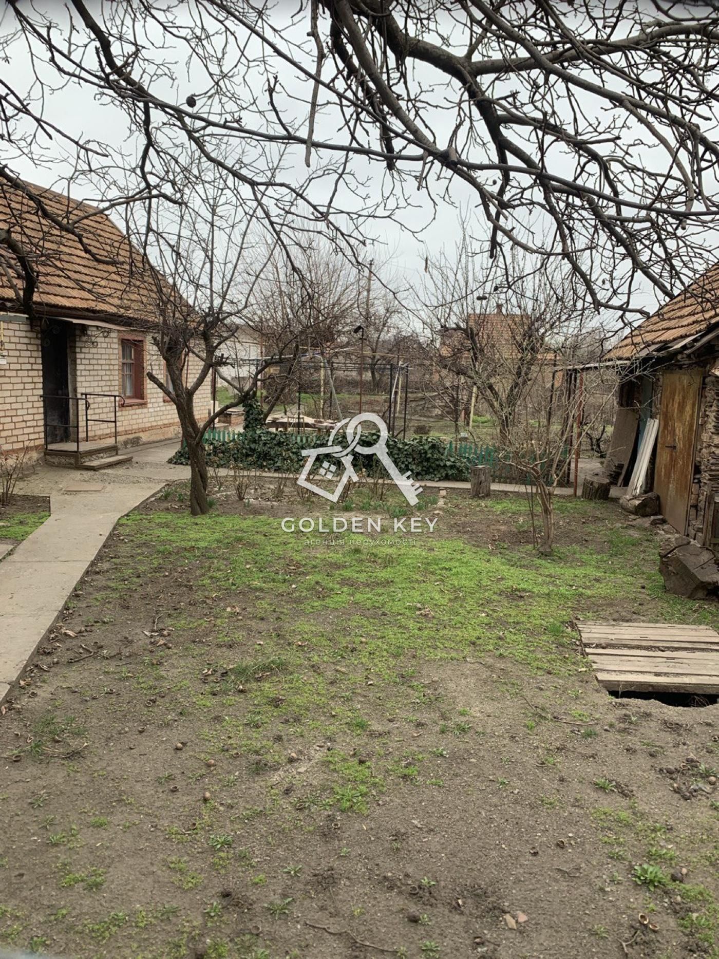 Продаж будинку та земельної ділянки 10 сот.