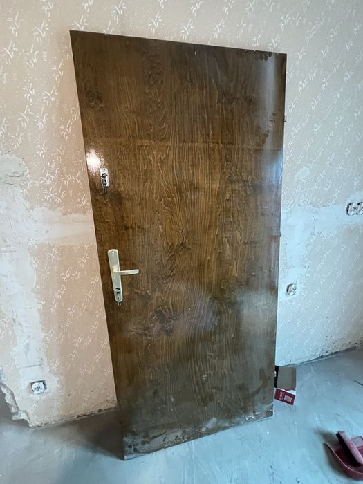 Drzwi drewniane solidne drzwi 90 prawe