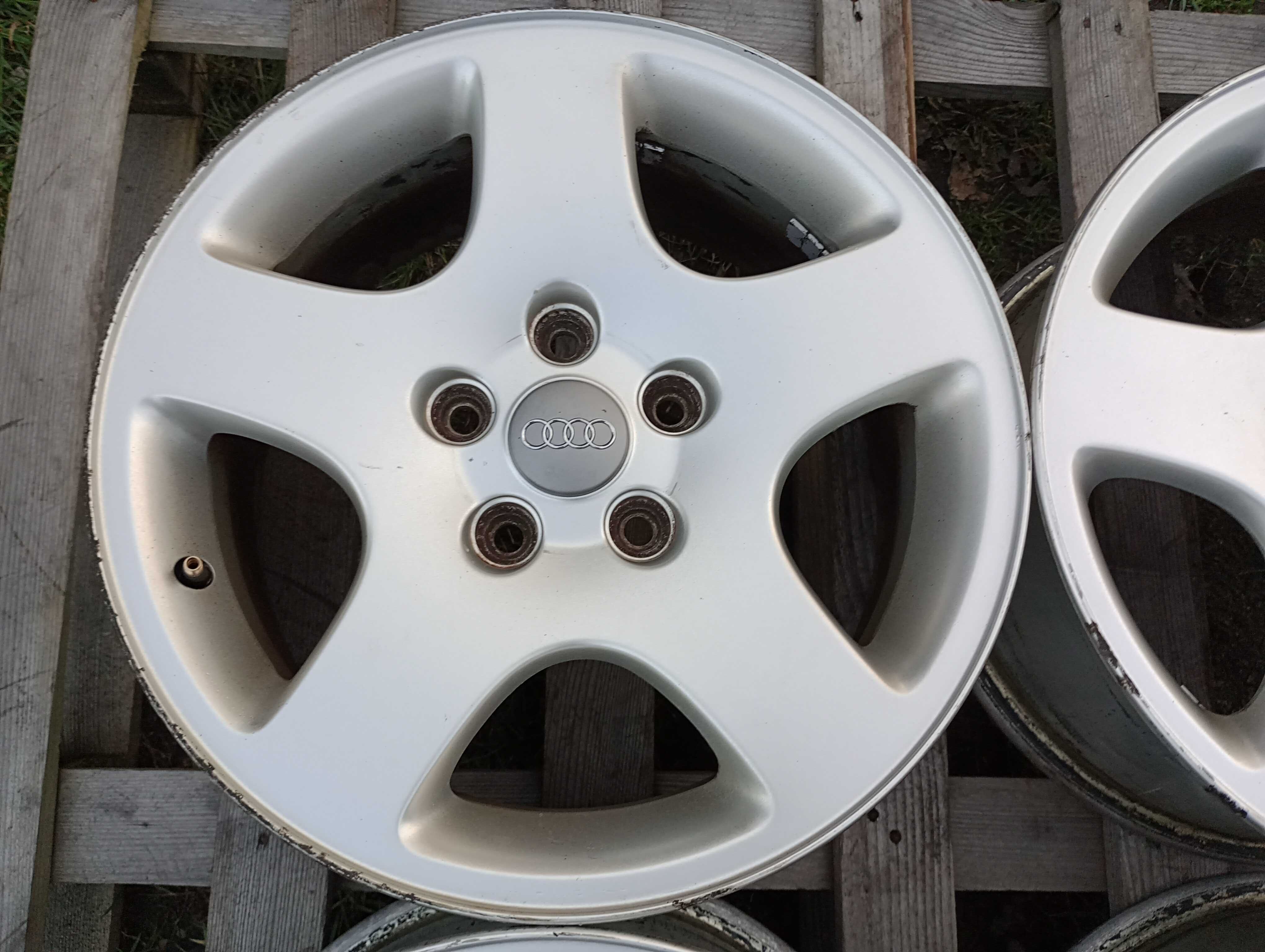Alufelgi 16 cali 5x112 Audi A6 C5 A4 VW Seat Skoda