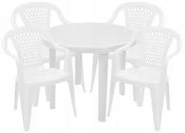 Stół plus cztery krzesła plastikowe biale