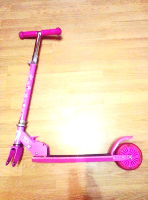 Дитячий самокат, потрібно колесо