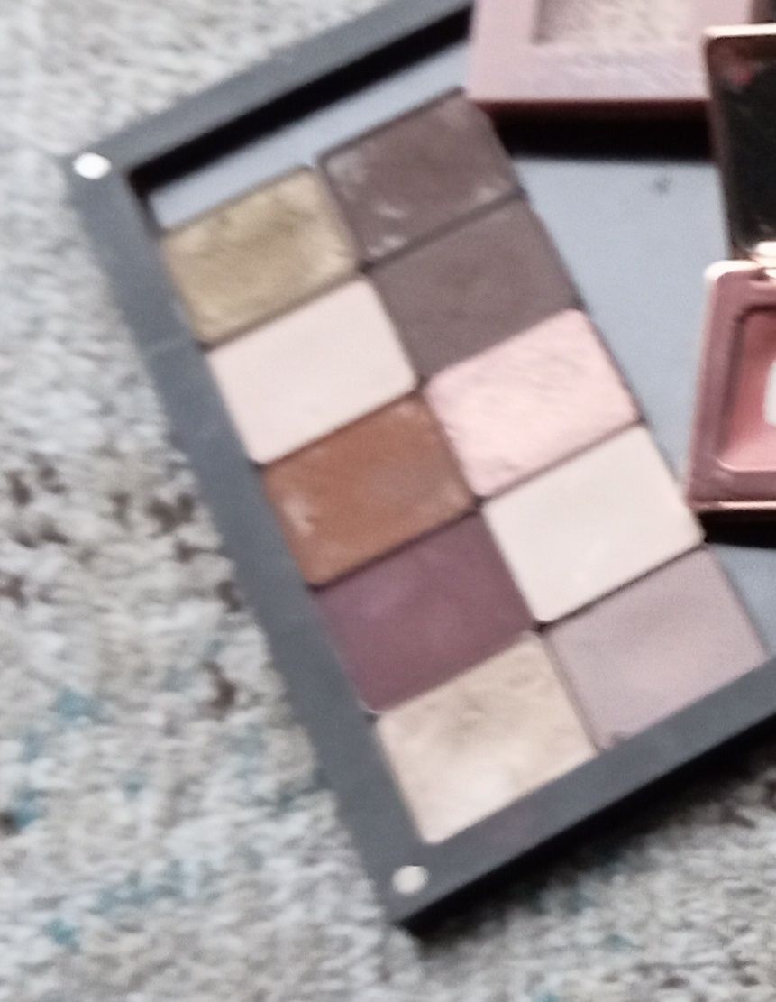 Paletka Inglot z cieniami