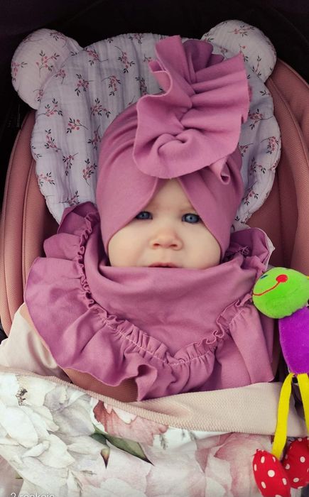 Komplet wiosenno jesienny dla dziewczynki.