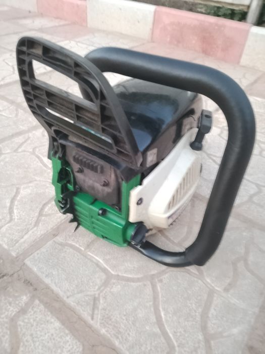 Продам бензопилу б у
