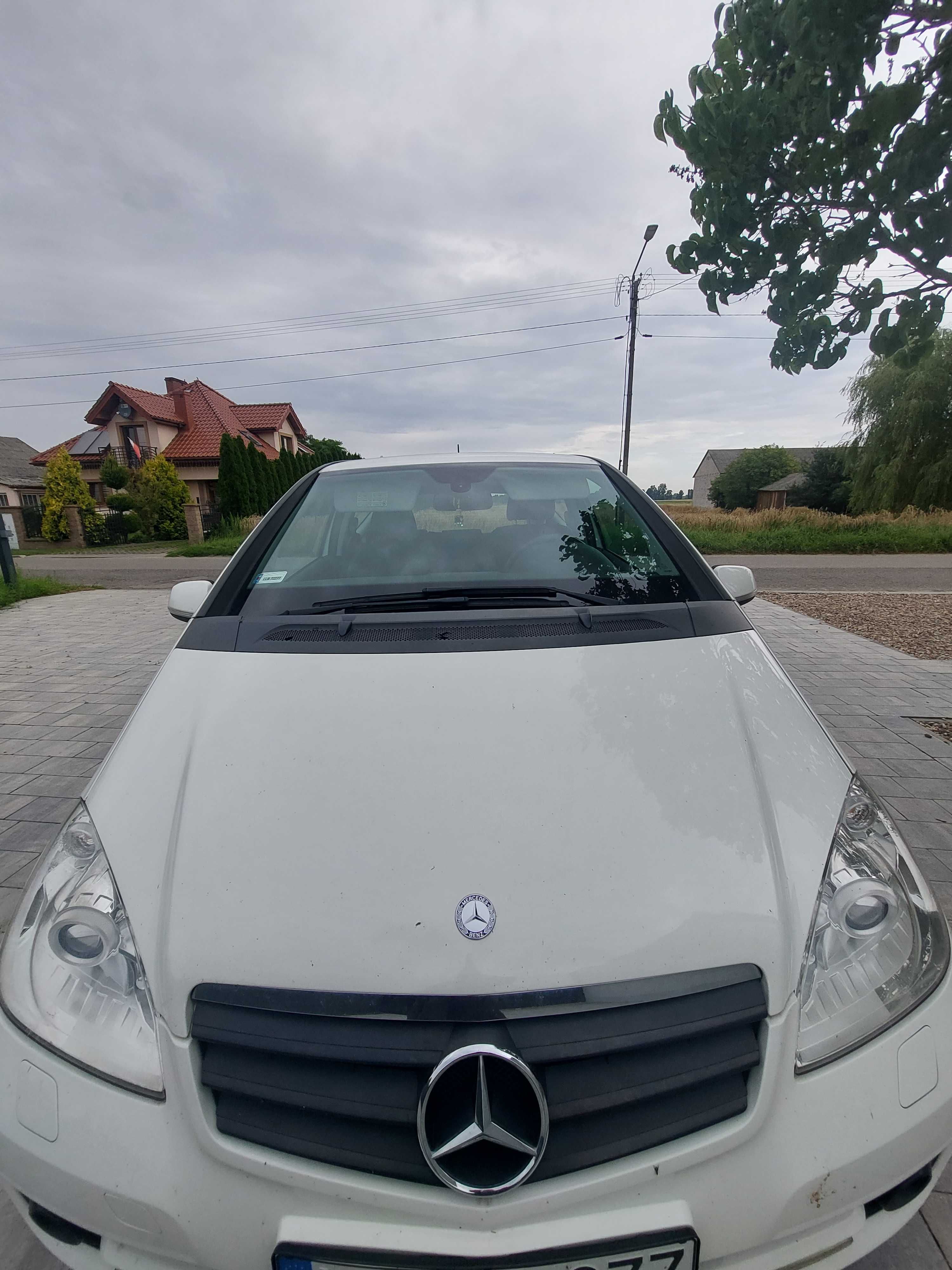 Mersedes benz A classa samochod