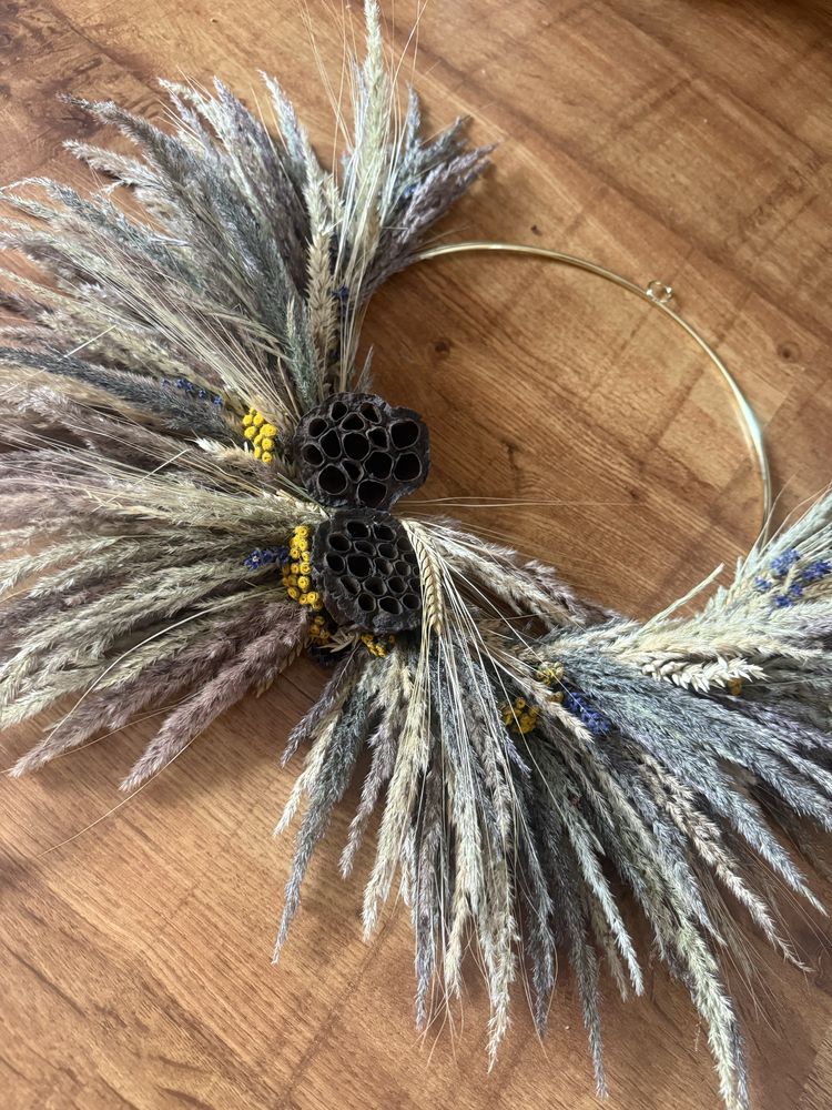 Wianek na drzwi , rekodzielo naturalne trawy boho