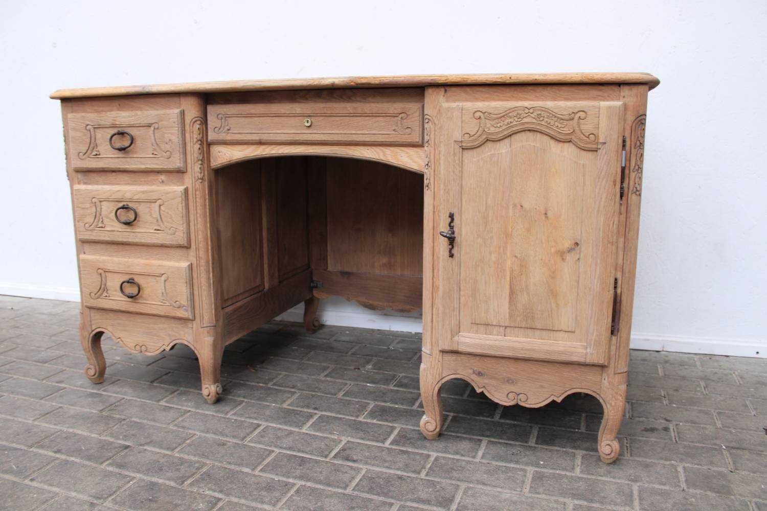 Oczyszczone dębowe gabinetowe biurko ludwikowskie 142cm 278