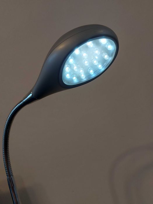 Lampka biurkowa LED