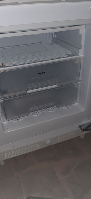 Морозилка камера малинькая