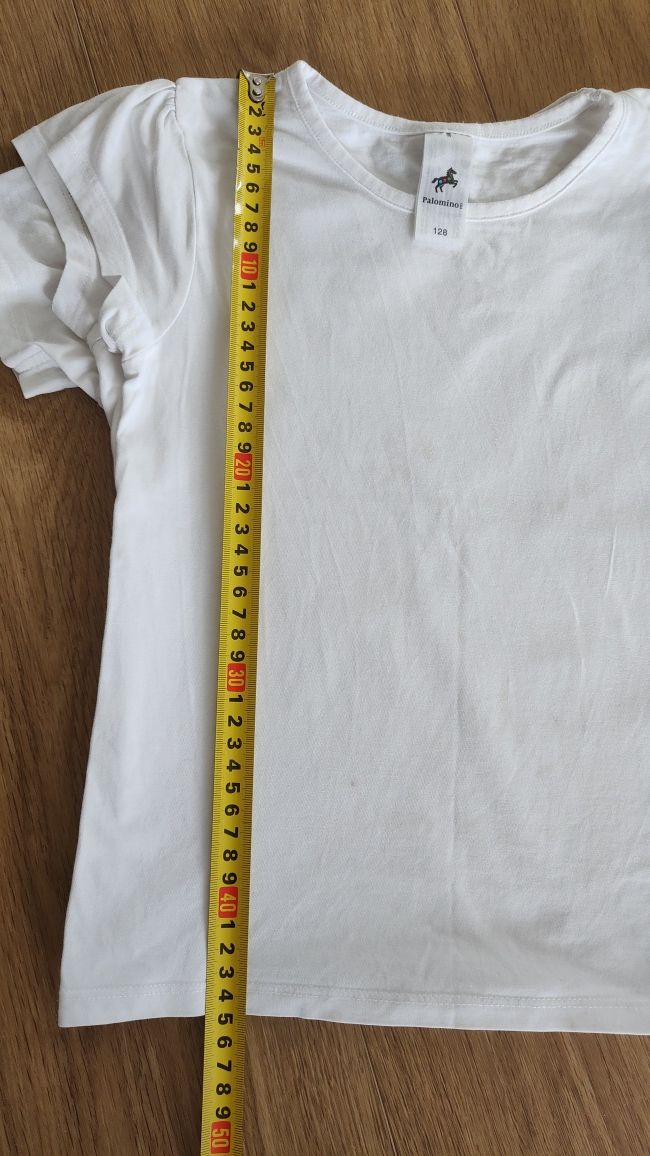 Strój na wf, białe koszulki t-shirt i czarne spodenki, wzrost 122-128