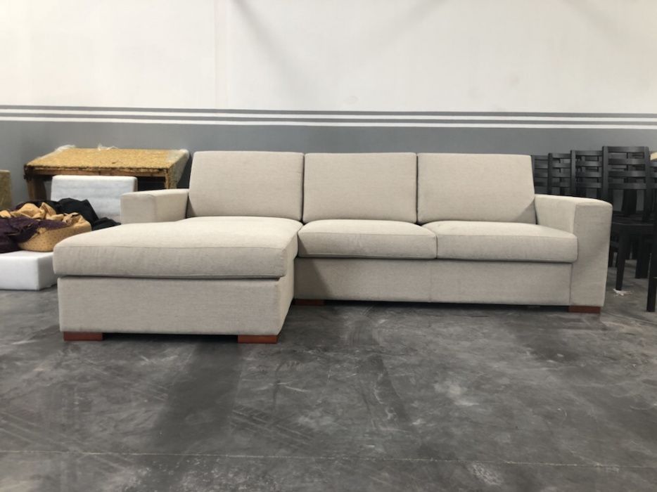 Sofá M. Cenovo com cheselounge