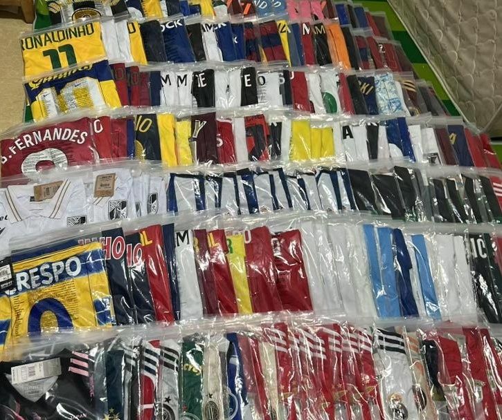 Equipamentos de Futebol Criança & Camisolas Adulto