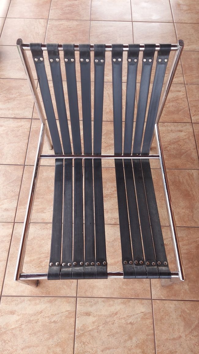 Fotel metalowy z poduchami
