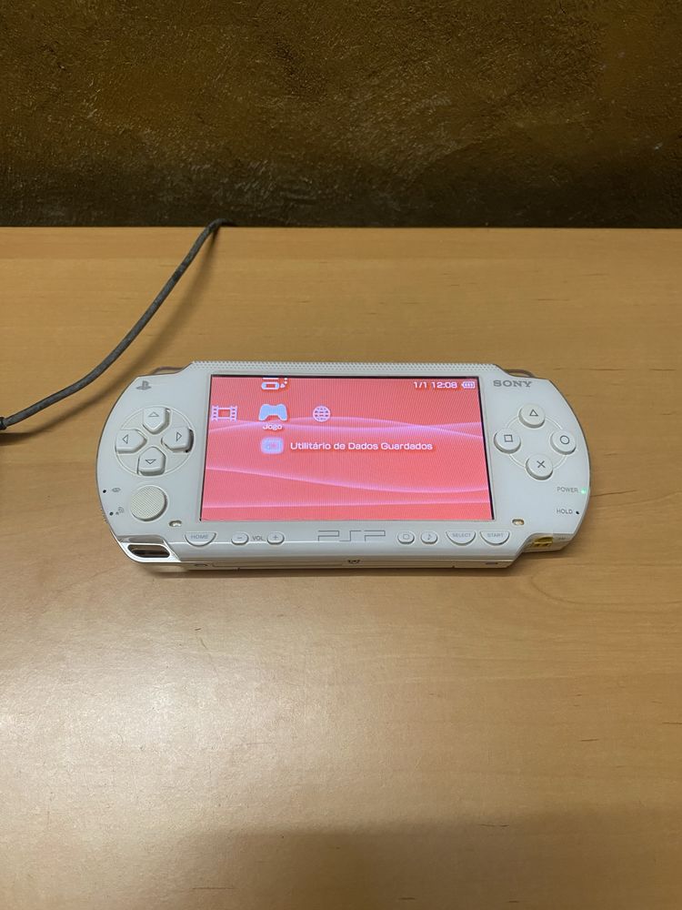 PSP E-1004 branca original com carregador