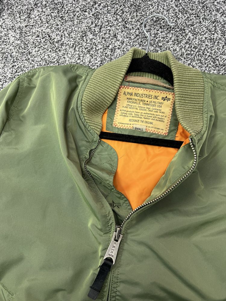 Чоловічий бомбер alpha industries