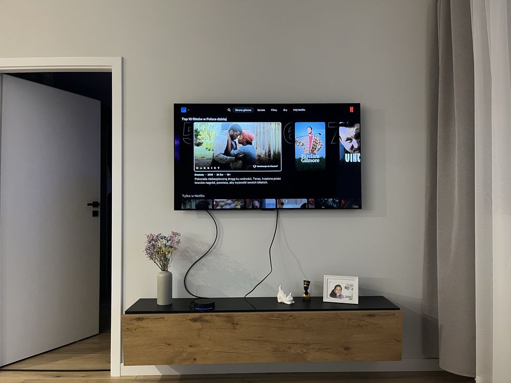 Szafka wisząca pod telewizot