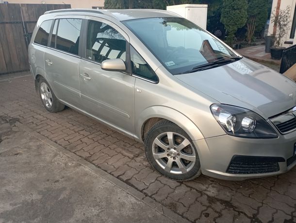 Opel Zafira  B,1.9 CDTI,8V,,120KM,2005,hak