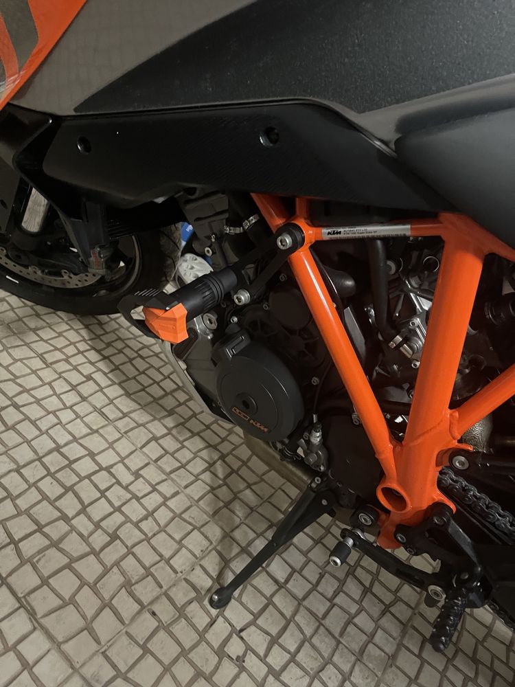 KTM Super Duke 1290 GT