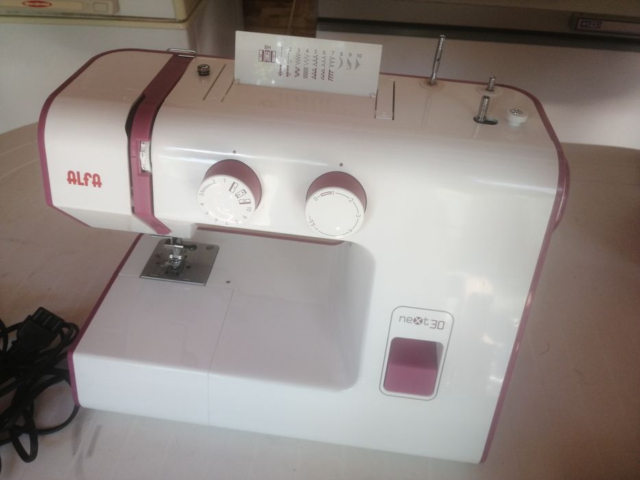 Máquina de costura Alfa Next 30