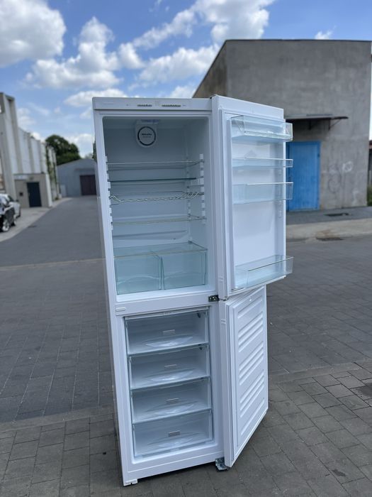 Холодильник не дорого Miele Q2336DGY .Привезу
