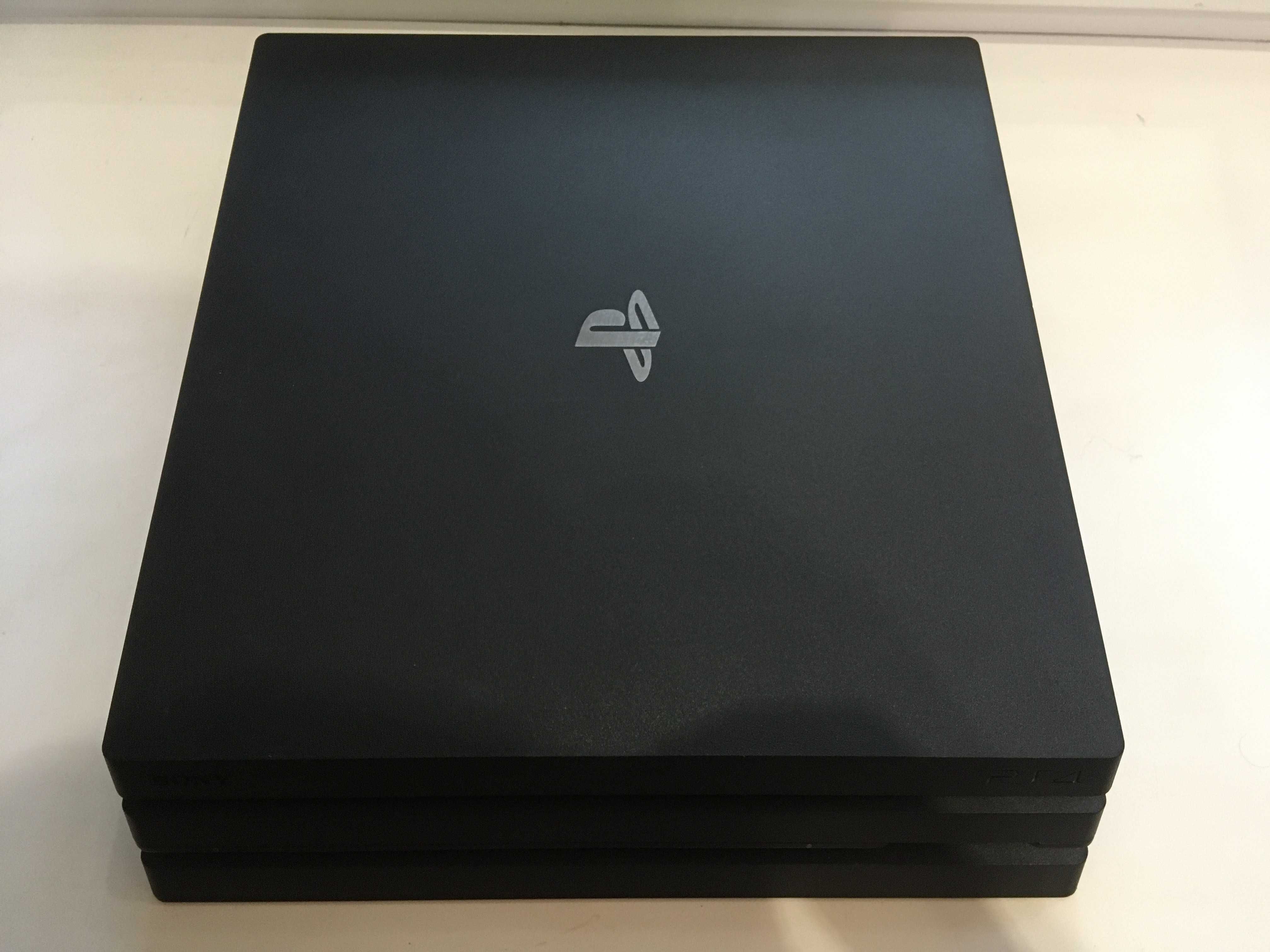 Sony PlayStation 4 Pro CUH-7216B