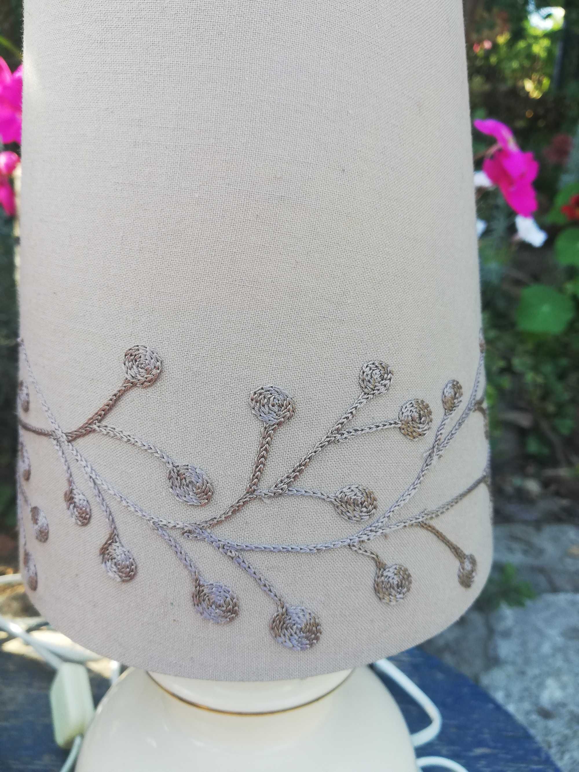 Stare lampy ceramiczne z abażurami motyw kwiaty- irysy vintage
