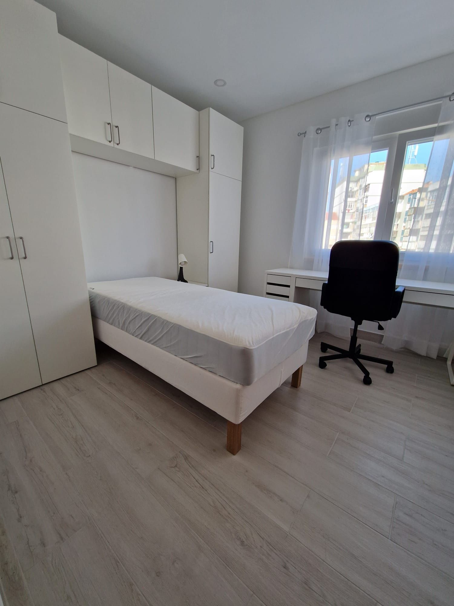 Quartos para arrendamento a raparigas ESTUDANTES - Corroios
