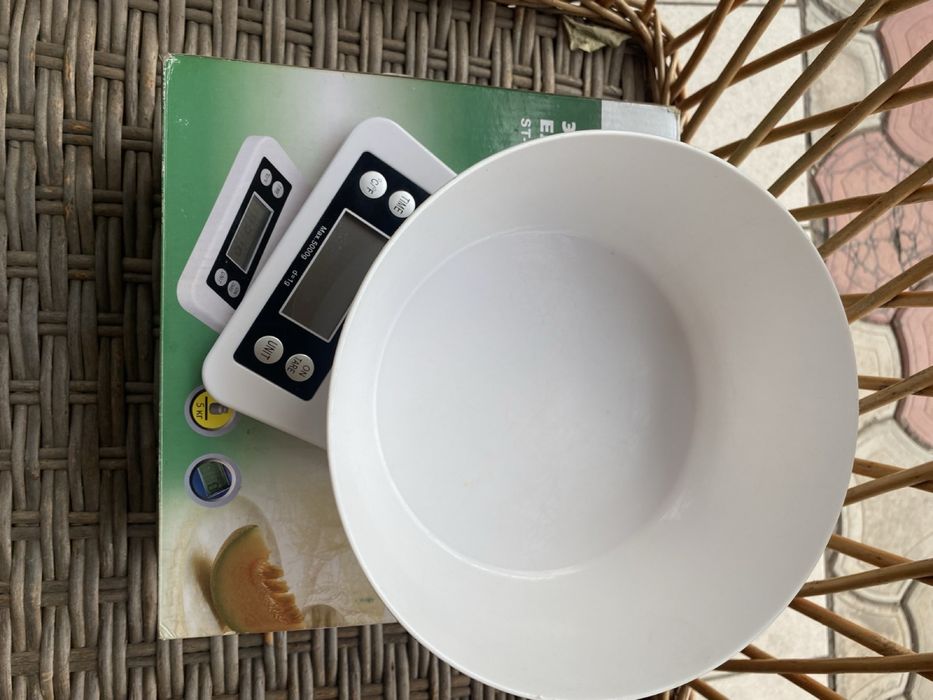 Продам кухонные весы Saturn