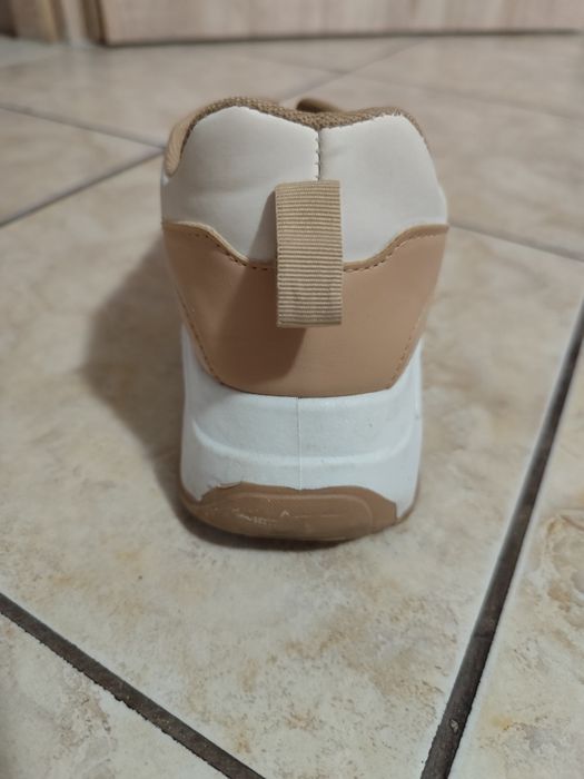 Sneakersy SINSAY, beż, sportowe, adidasy, 40/41, gruba podeszwa !!!