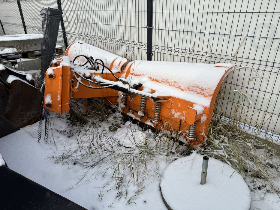 Pług do odsniezania JCB 3cx, 4cx 3m, łamany.