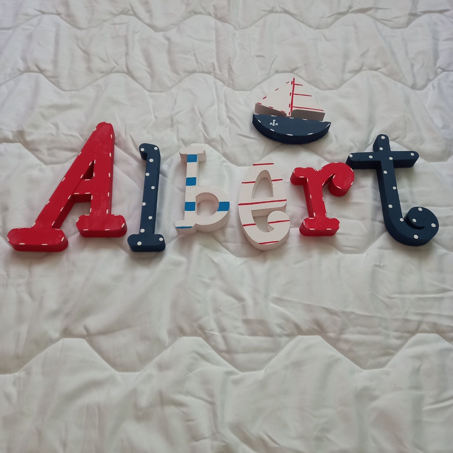 Litery, literki na ścianę, imię Albert