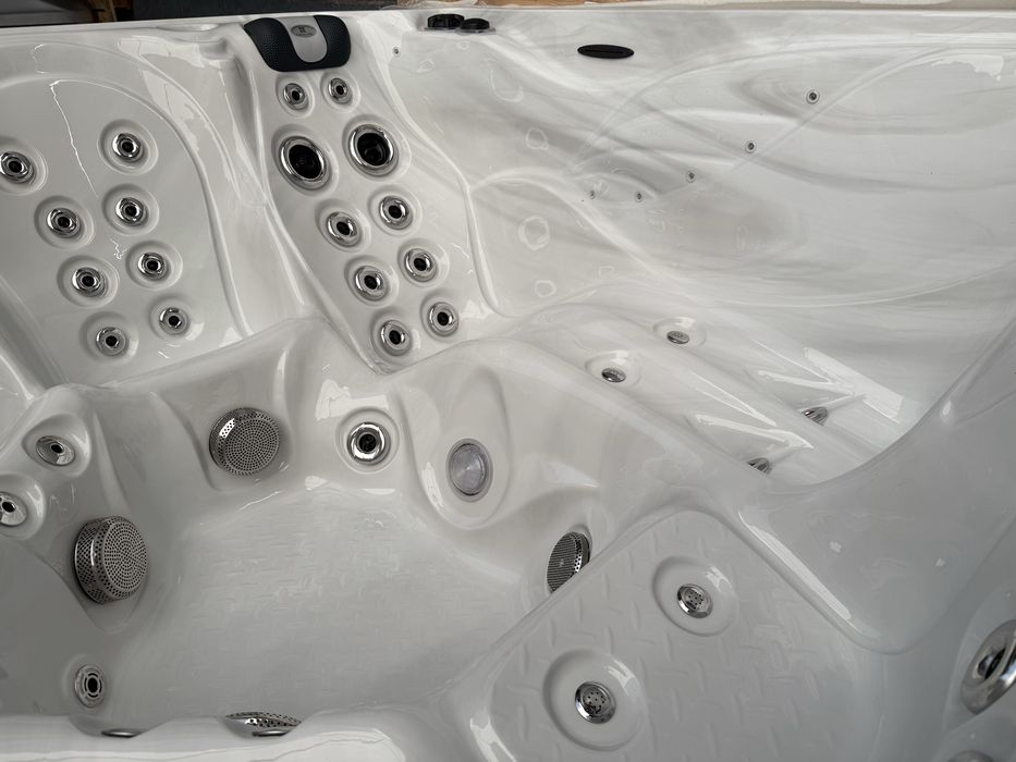 Wanna z hydromasażem Jacuzzi Passion Spas Solace
