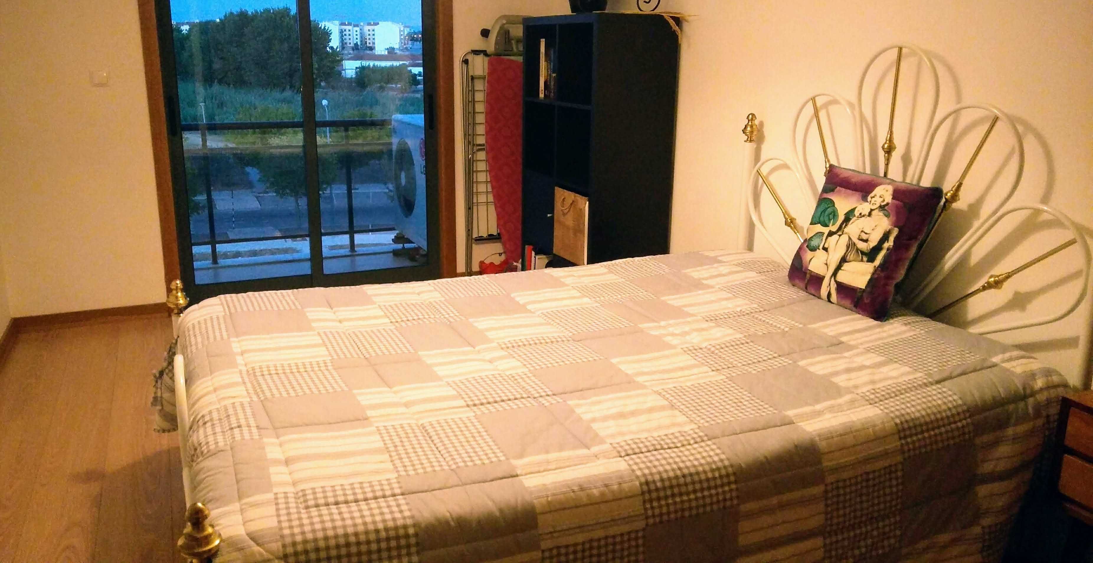 Cama de ferro - inclui colchão