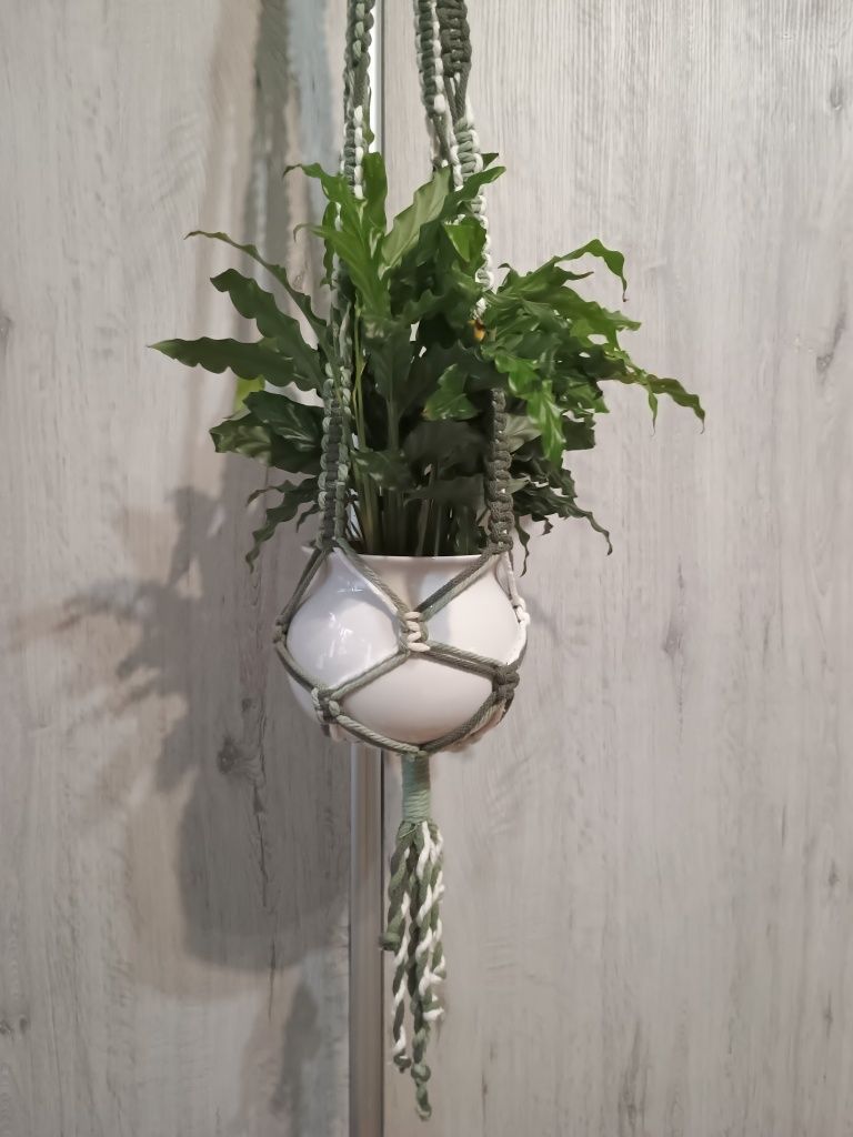 Makrama- wiszący kwietnik, dł. 109 cm