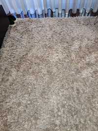 Carpetes bejes como novas 2.90. Por 2.00 duas disponiveis.