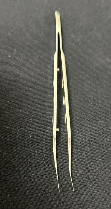 Офтальмологический пинцет