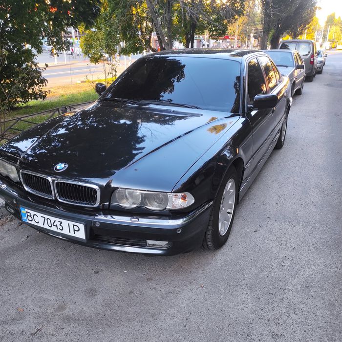 Продам Bmw e38 m57